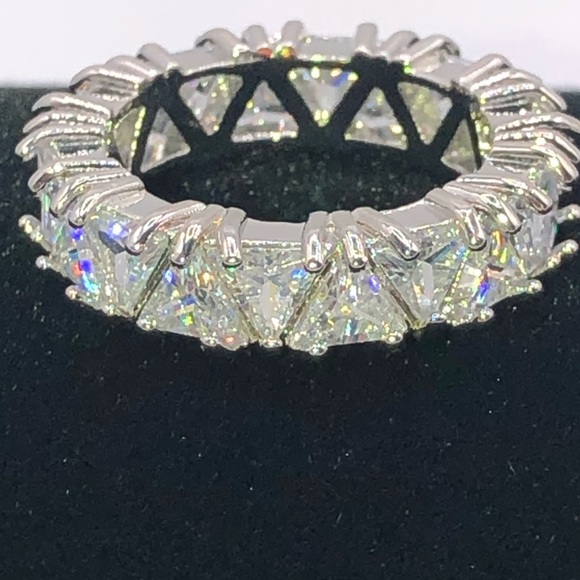 18k 6ct Trillion Eternity Band - Picture 5 of 16